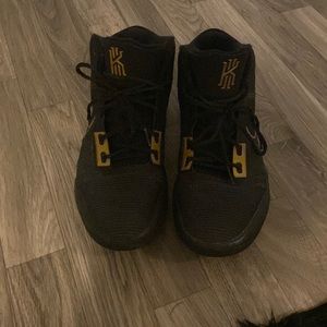 Kyrie for sell only asking 40